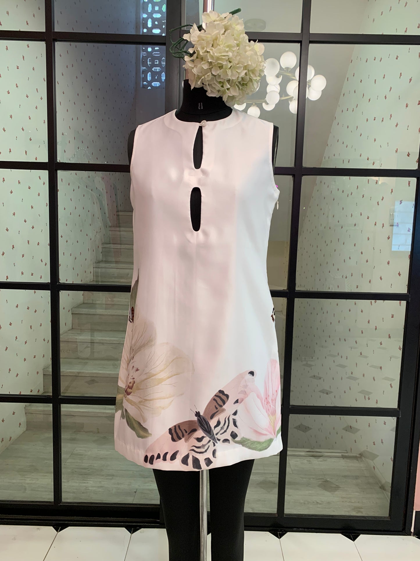 Queen bee dress in White