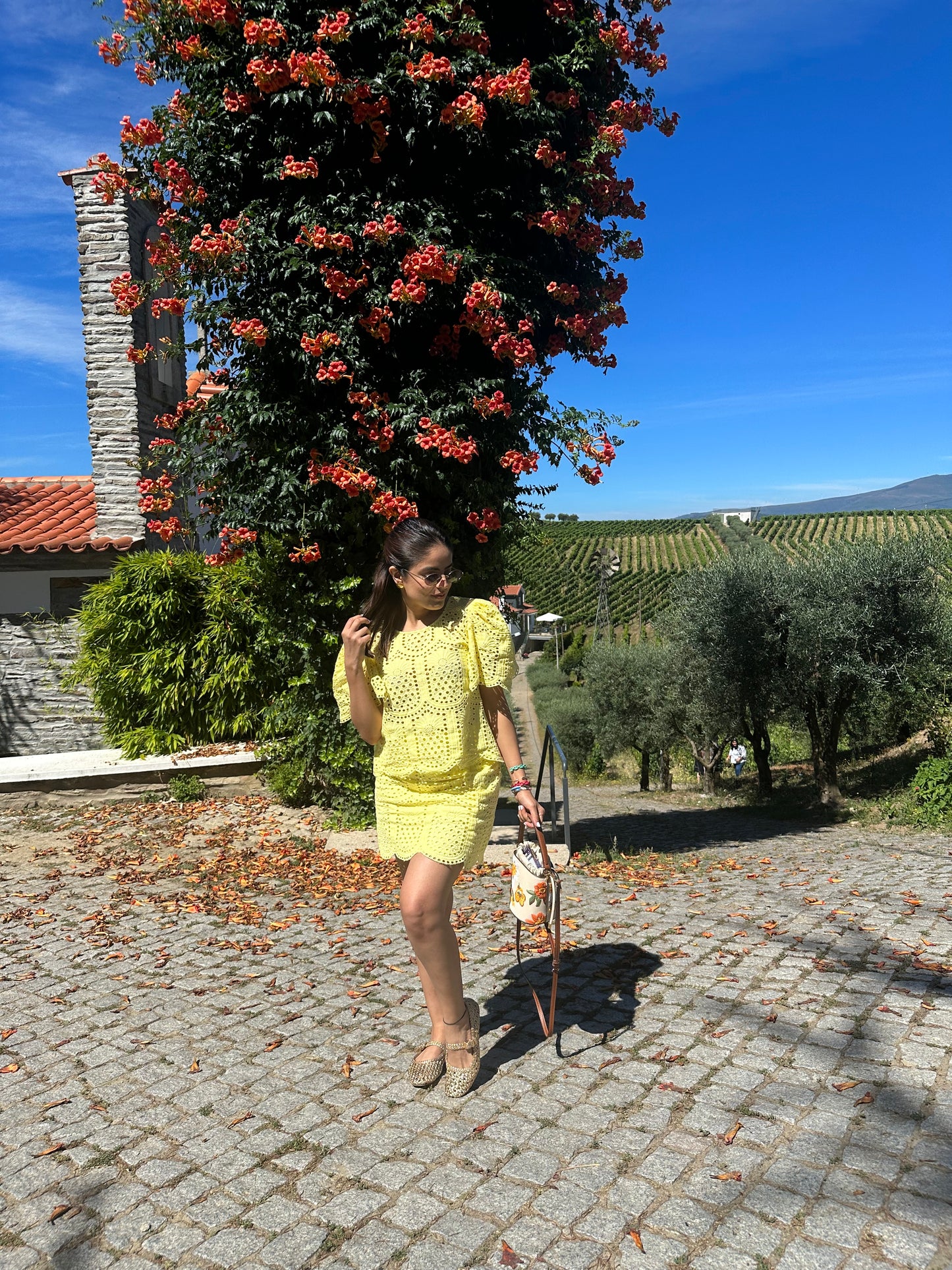 Simran in yellow Lolo.