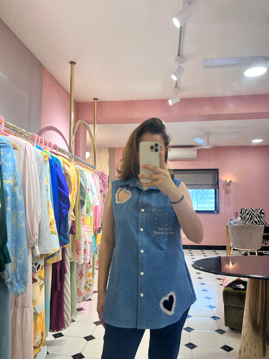 Charm shirt sleeveless