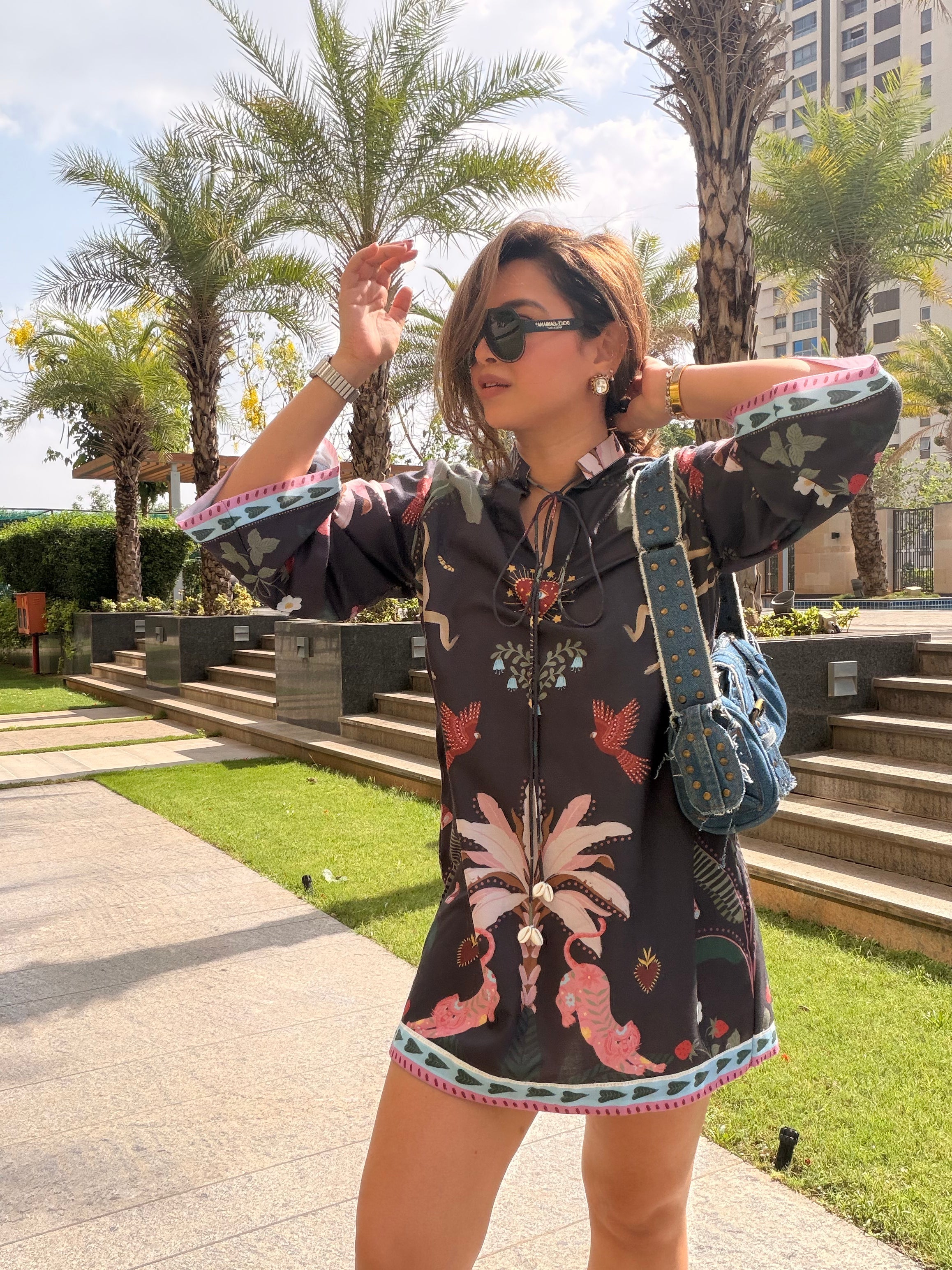 Black monkey dress with sleeves
