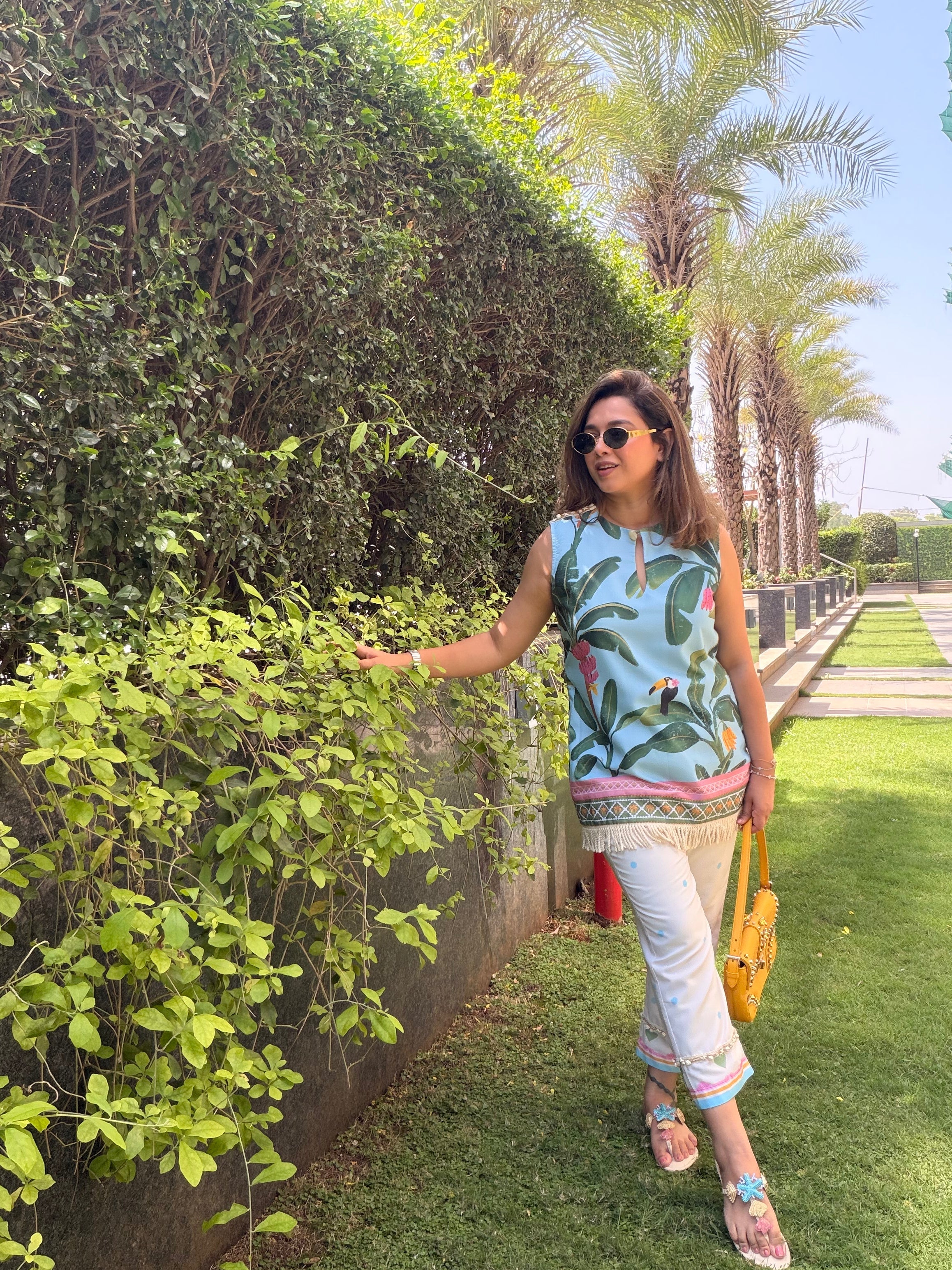 Blue banana print sleeveless kurta set