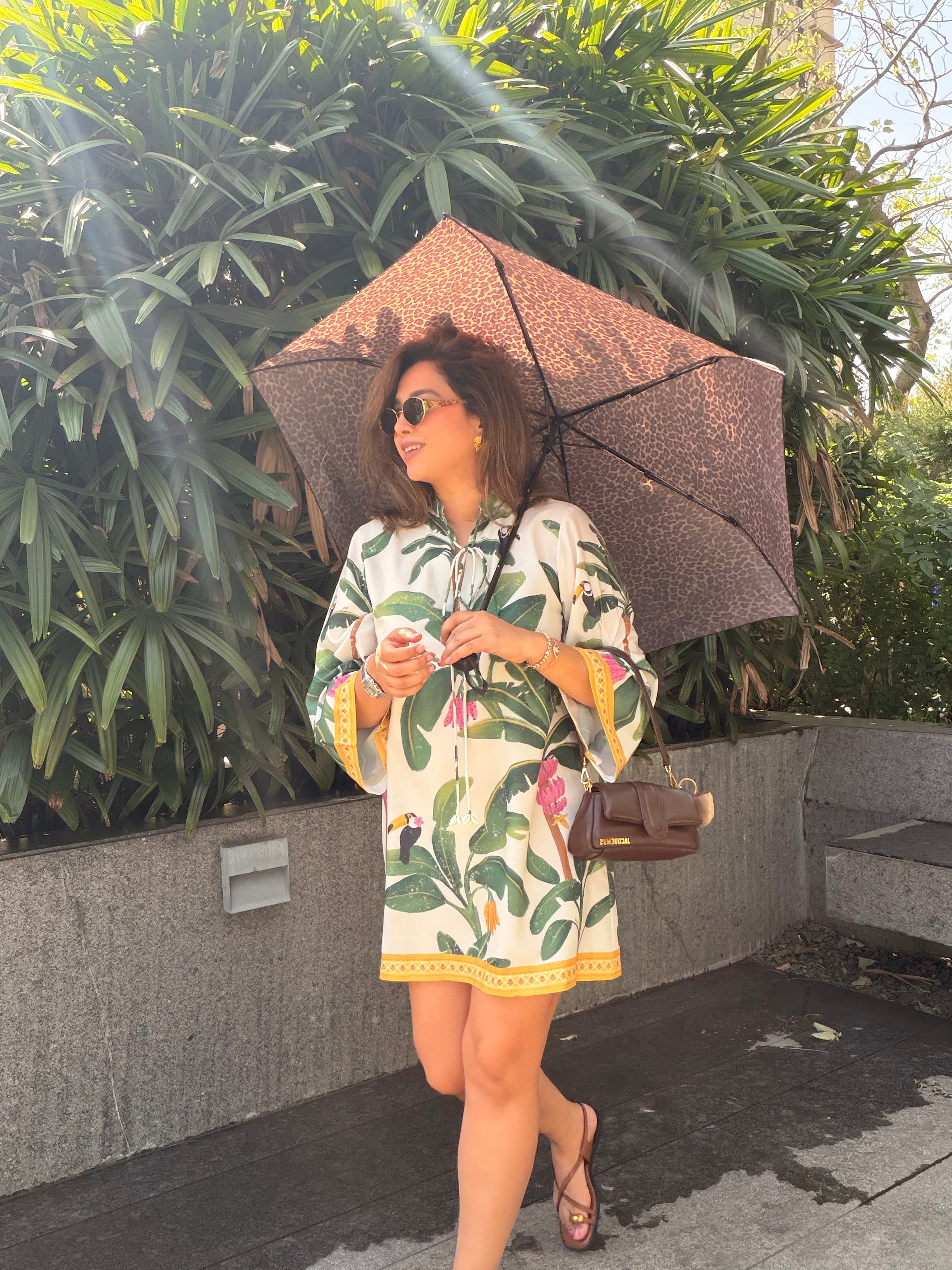 Cream banana dress with sleeves
