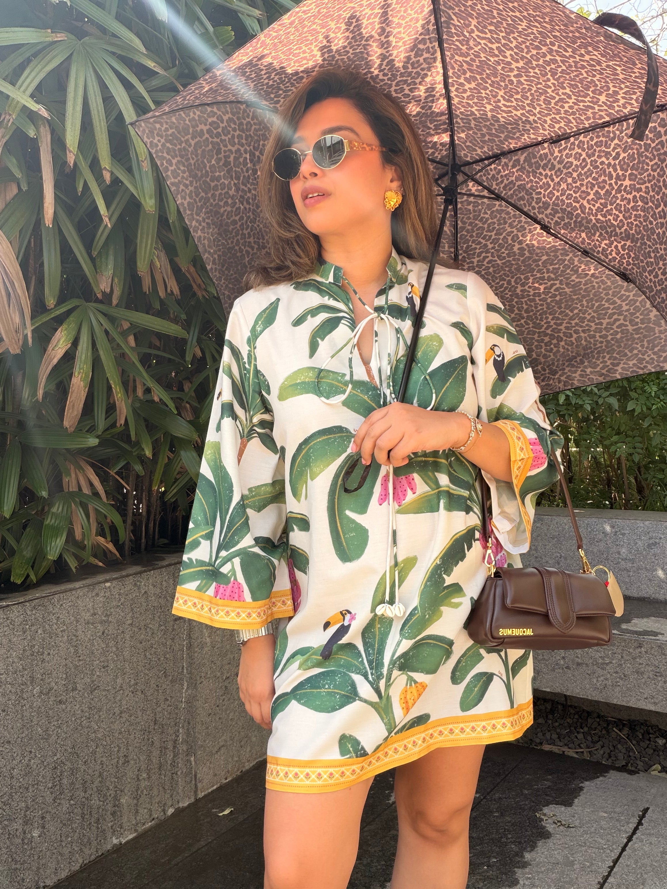 Cream banana dress with sleeves