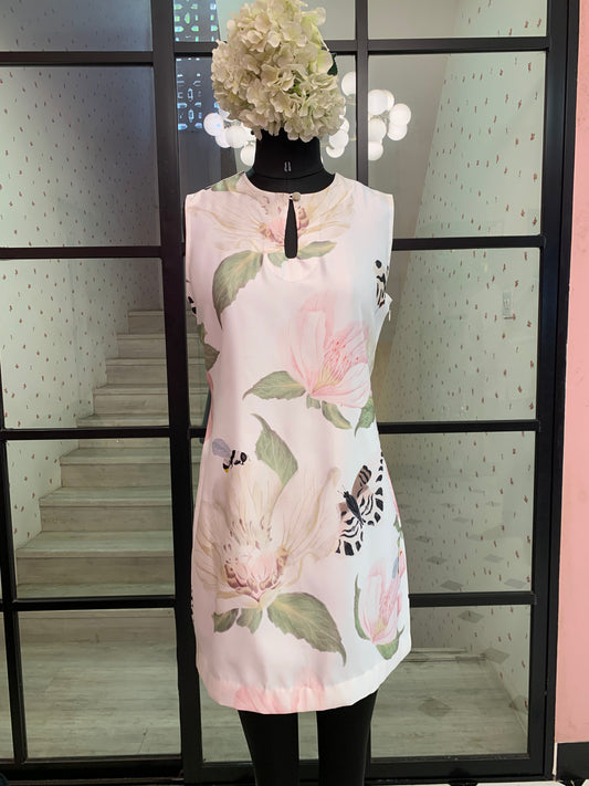 Queen bee dress in white full print