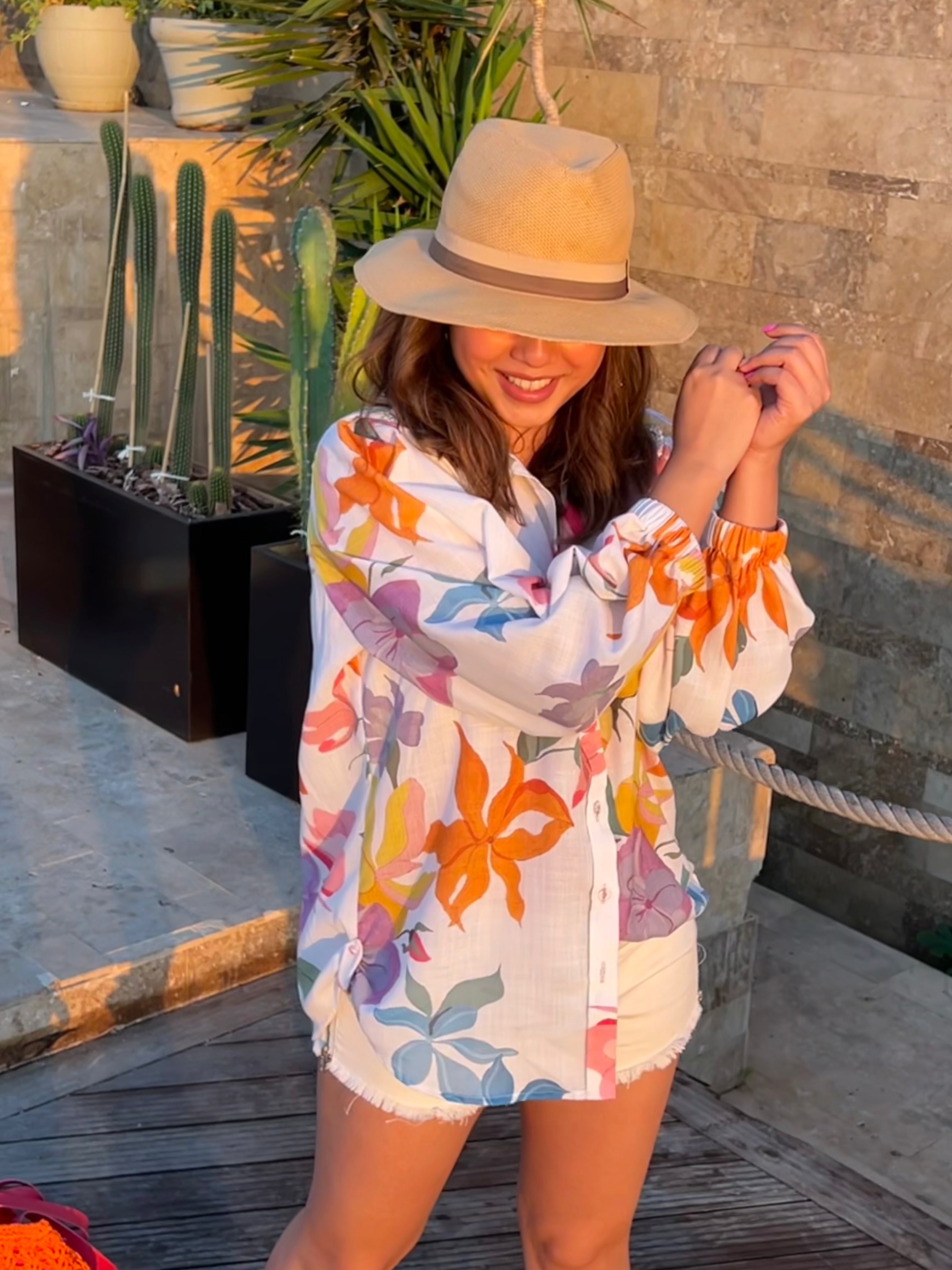 Oversized shirt in White Lush