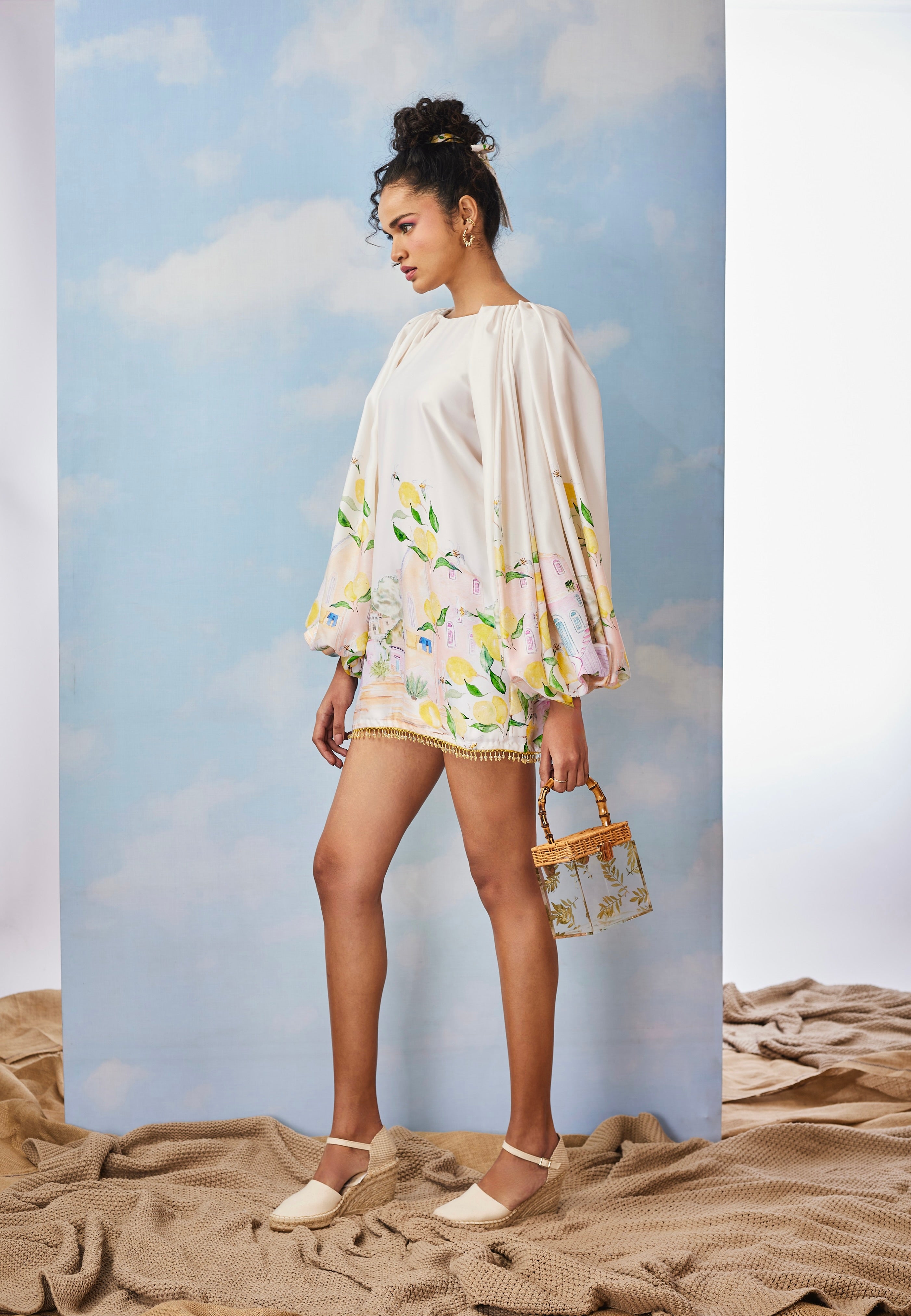 Ava