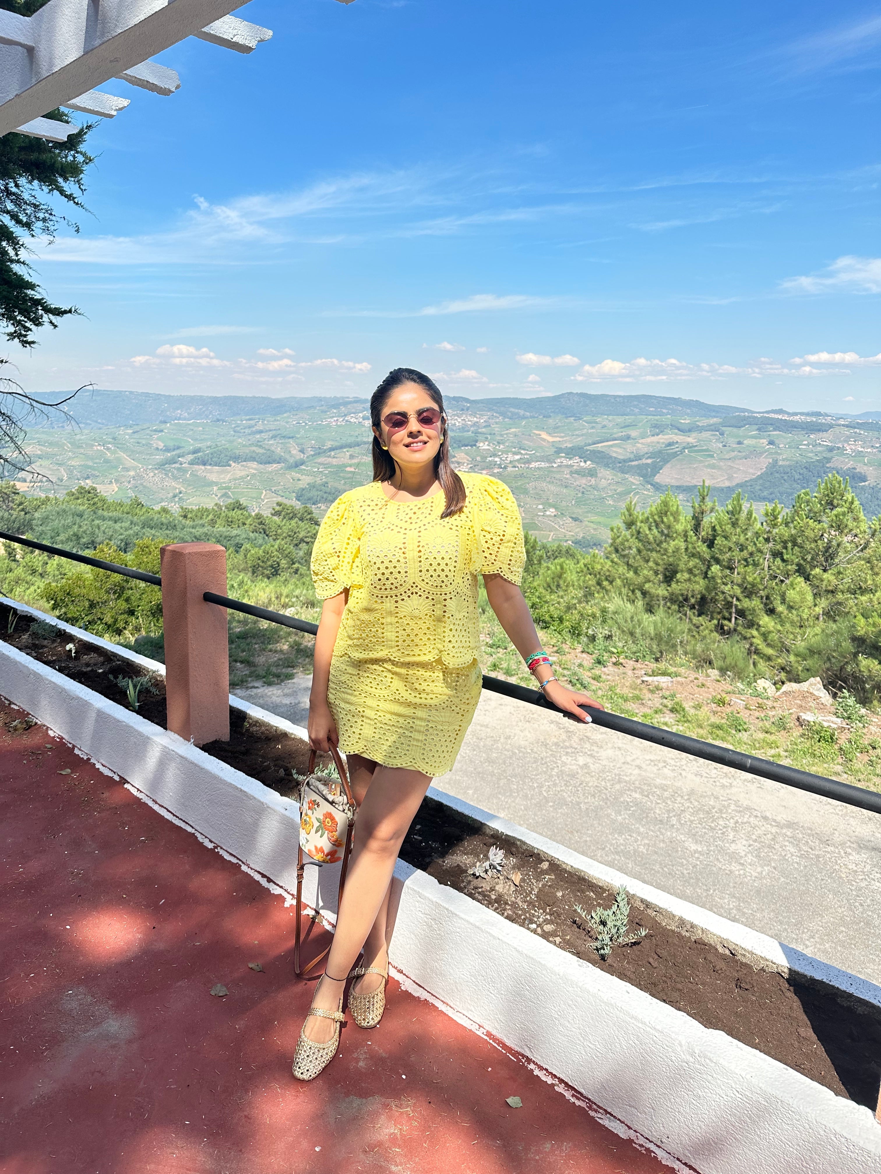 Simran in yellow Lolo.